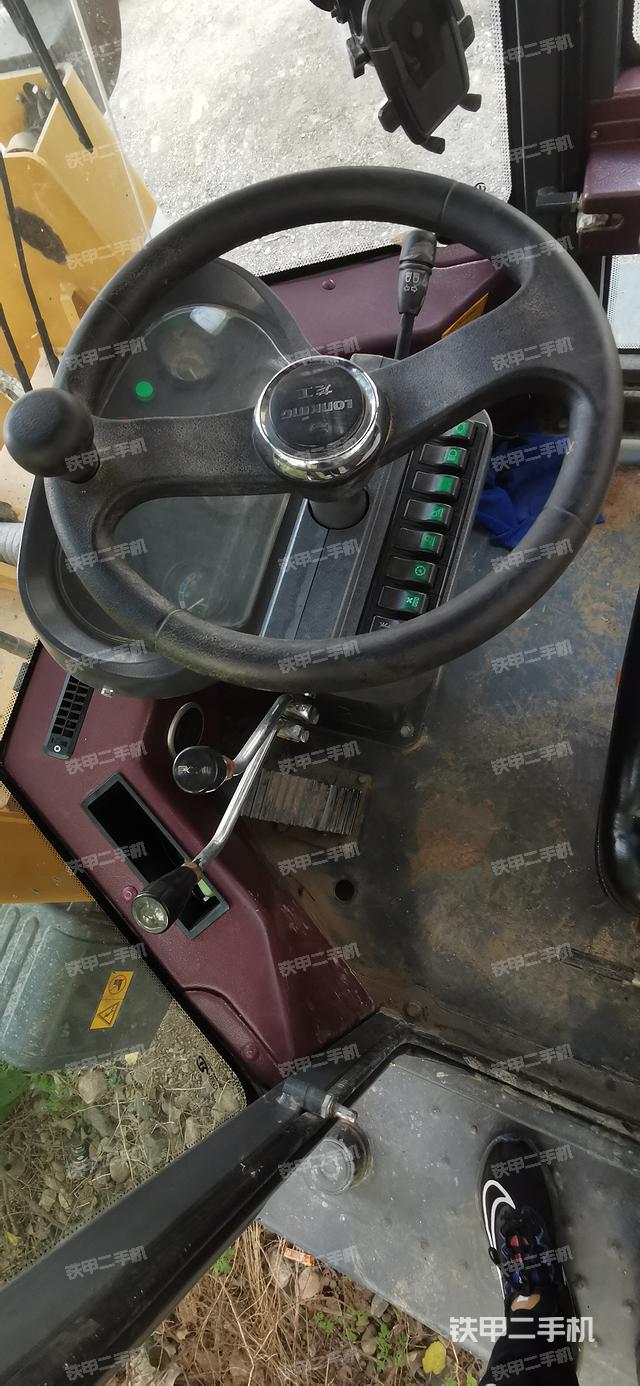 駕駛室操作臺(tái)（整機(jī)外觀及大件）