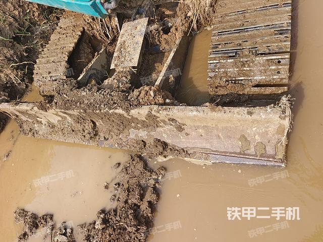 單側(cè)履帶整體（整機(jī)外觀）