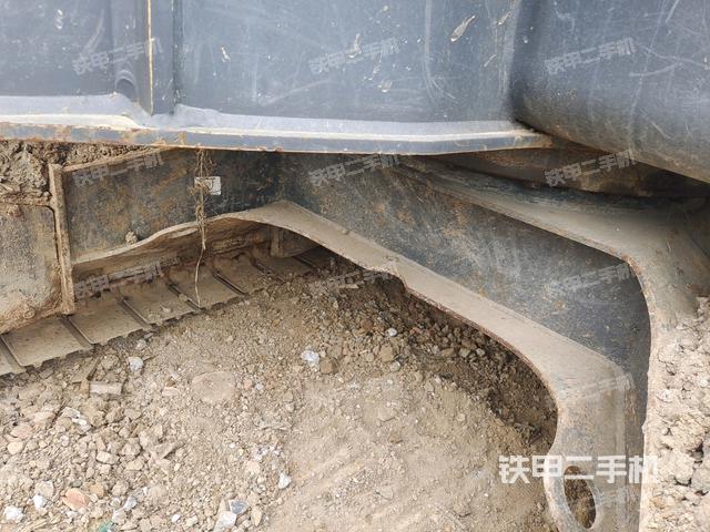 轉(zhuǎn)盤和下車架正前（工作和回轉(zhuǎn)裝置）