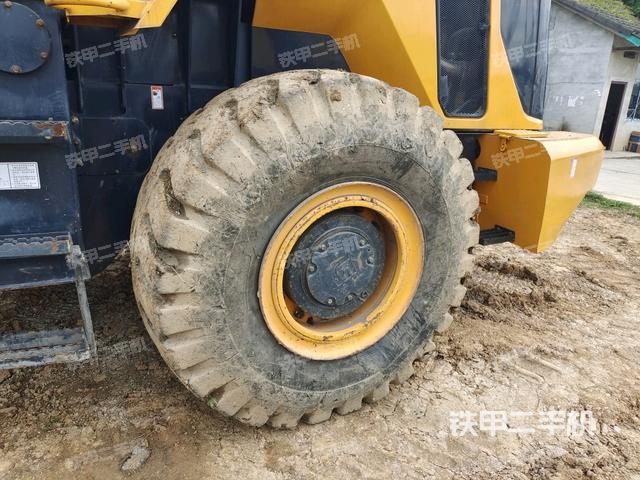 右前輪（行走機構(gòu)）