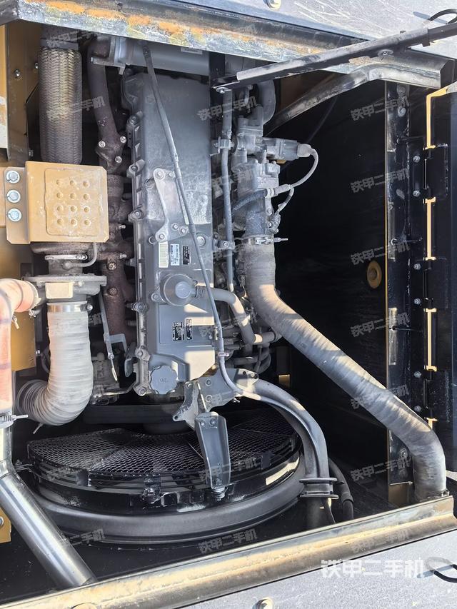 發(fā)動(dòng)機(jī)室（上車(chē)部件）