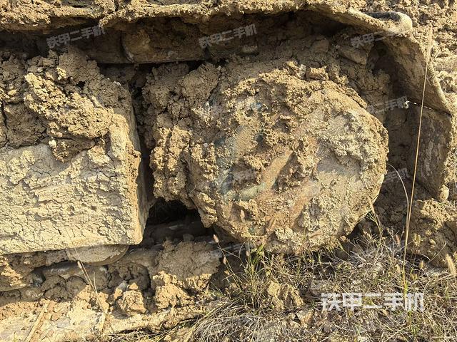 左驅(qū)動(dòng)輪（行走機(jī)構(gòu)）