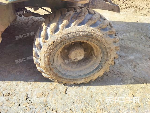 左導(dǎo)向輪（行走機(jī)構(gòu)）