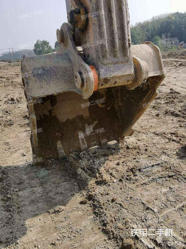 鏟斗右后整體（工作和回轉(zhuǎn)裝置）