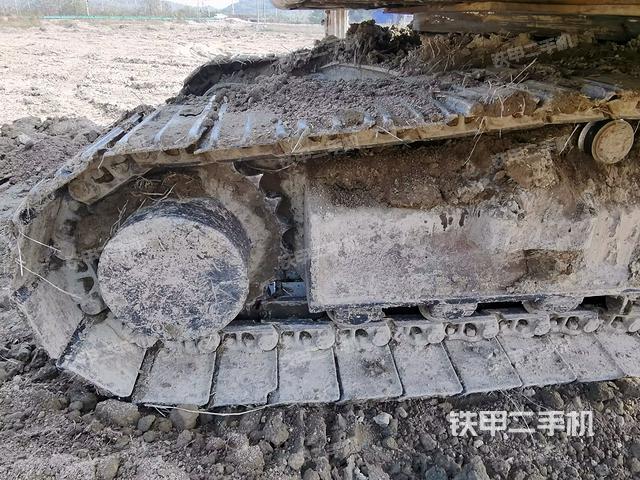 右驅(qū)動輪（行走機(jī)構(gòu)）