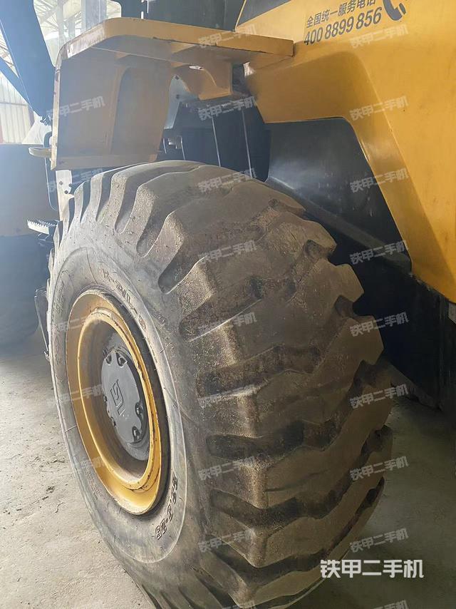 右前輪（行走機(jī)構(gòu)）