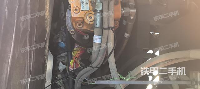 回轉(zhuǎn)馬達和主控閥（整機外觀）