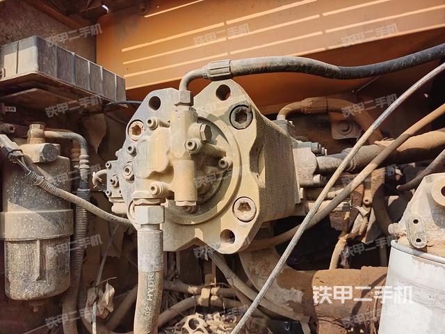 液壓泵斜45?左（大件艙室）