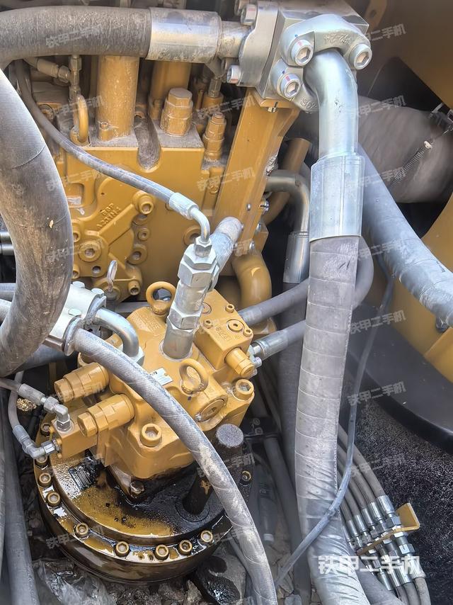 回轉(zhuǎn)馬達(dá)（上車(chē)部件）