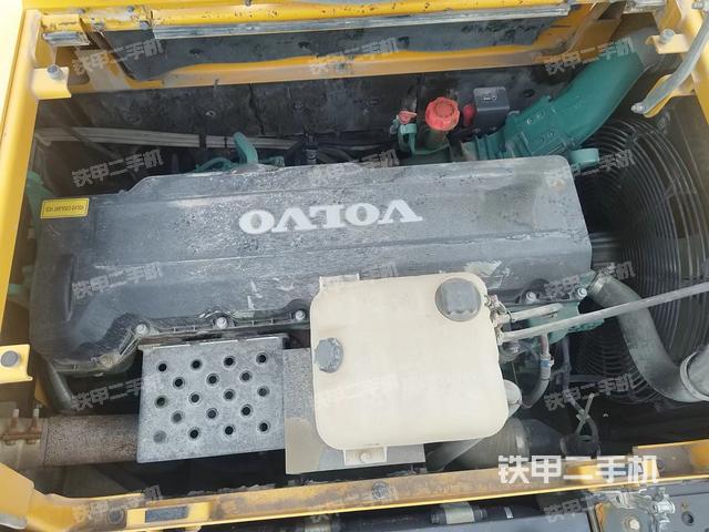 發(fā)動(dòng)機(jī)整體俯視（整機(jī)外觀(guān)）