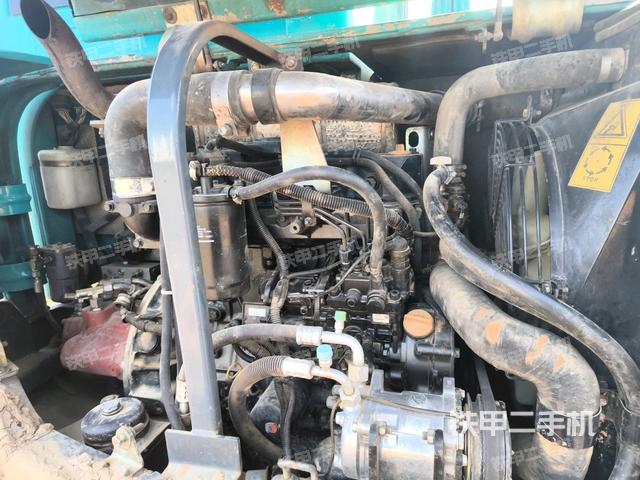 發(fā)動(dòng)機(jī)室（上車部件）