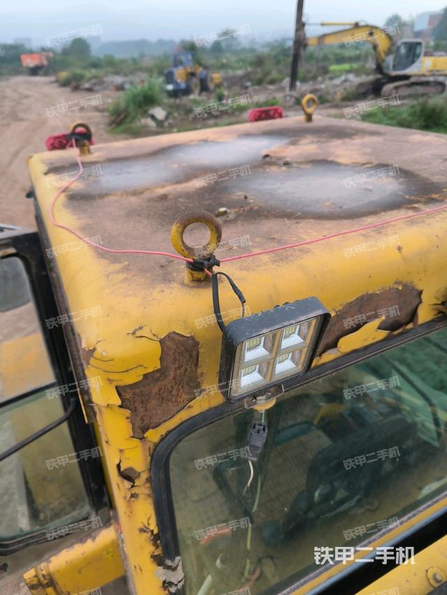 駕駛室外頂全景（壓路機(jī)駕駛室）