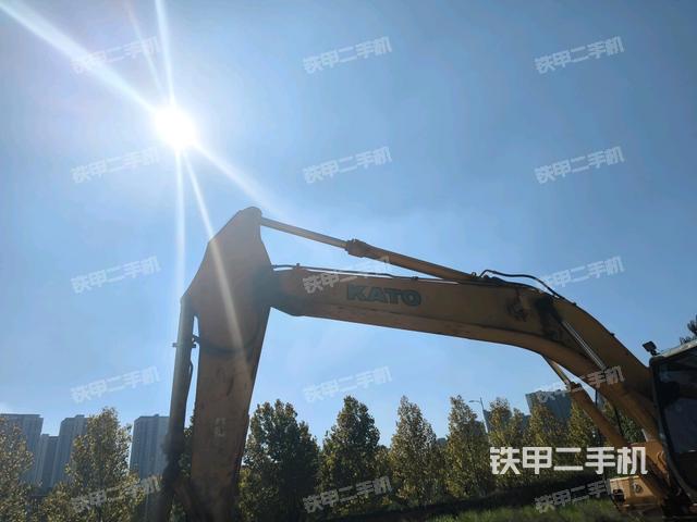鏟斗右后整體(工作和回轉(zhuǎn)裝置) 鏟斗右后整體(工作和回轉(zhuǎn)裝置)