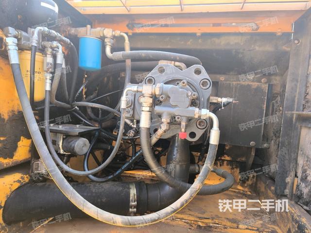 液壓泵斜45?右(大件艙室) 液壓泵斜45?右(大件艙室)