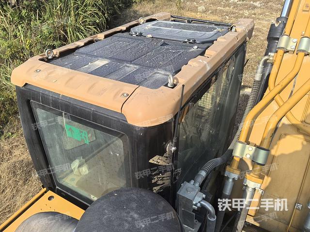 駕駛室頂部俯視（上車(chē)部件）