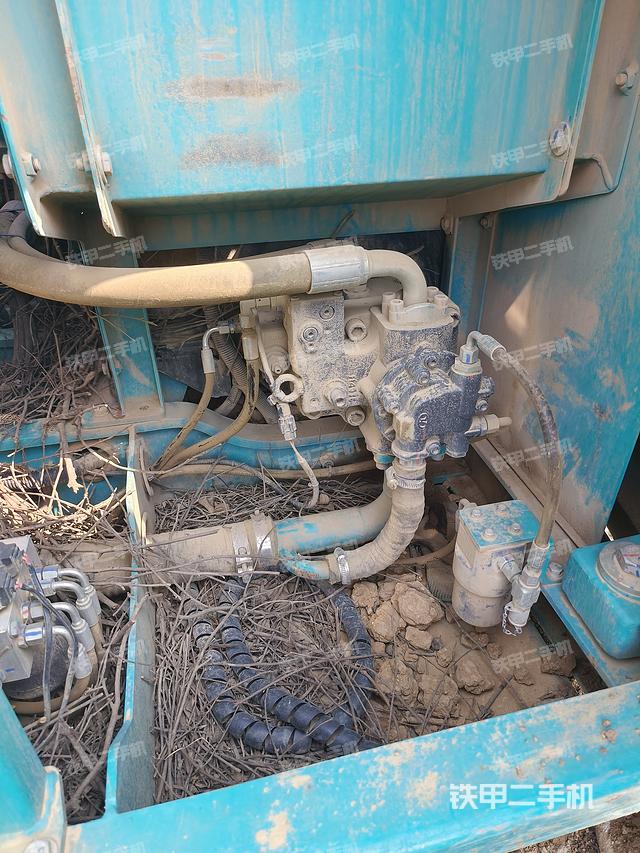 液壓泵艙室正面整體（整機(jī)外觀）