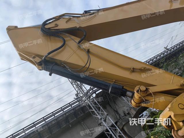 小臂整體左后（工作和回轉(zhuǎn)裝置）