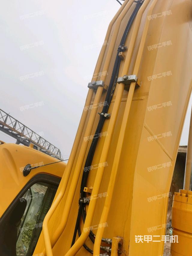 大臂背部俯視（工作和回轉(zhuǎn)裝置）