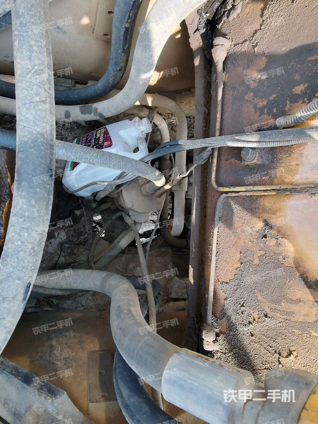 中央回轉(zhuǎn)接頭特寫（上車部件）