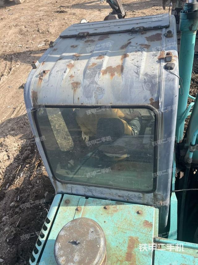 駕駛室頂部俯視（上車部件）