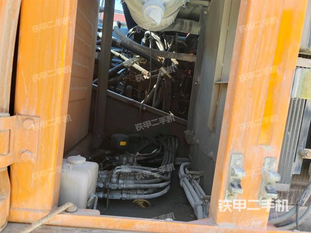 液壓泵斜45?左(大件艙室) 液壓泵斜45?左(大件艙室)