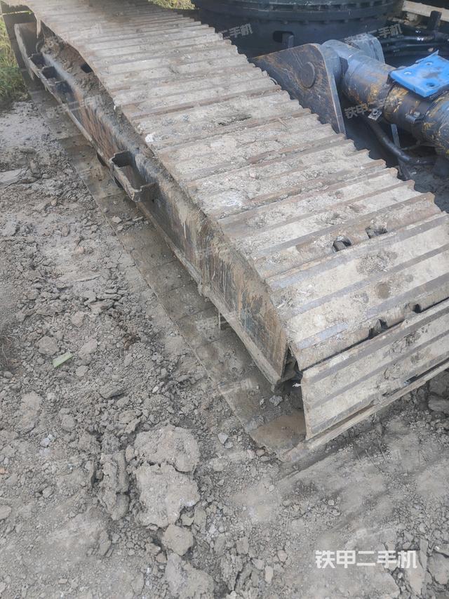 左側(cè)履帶整體?（行走機(jī)構(gòu)）