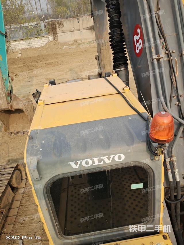 駕駛室頂部（整機(jī)外觀）