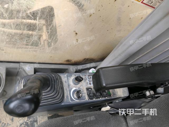 座椅左側(cè)控制臺(tái)/音響/含左手柄（駕駛室部分）