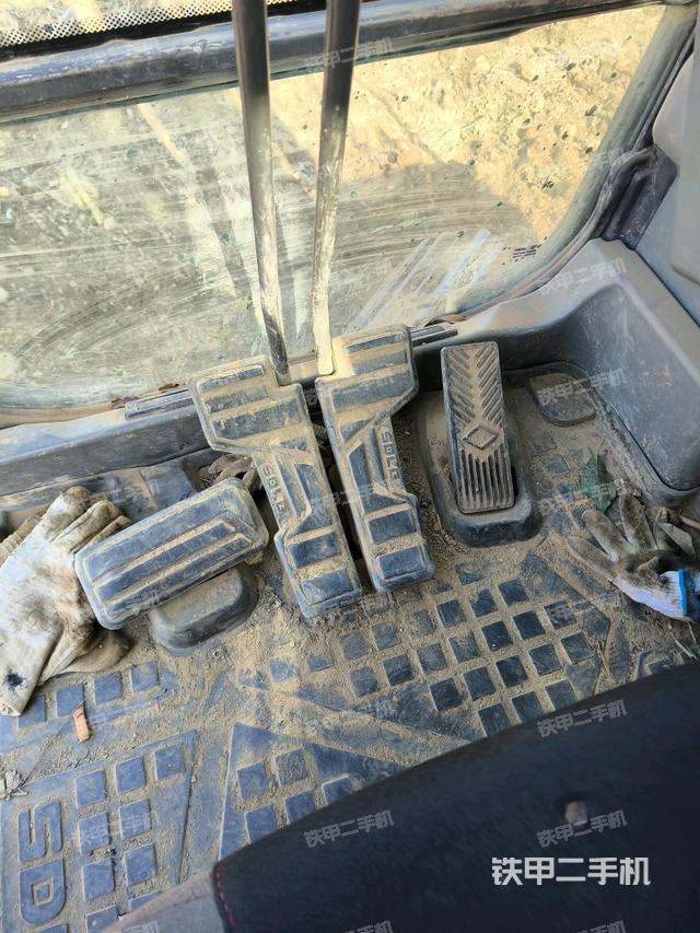 座椅左側(cè)控制臺/音響/含左手柄（駕駛室部分）