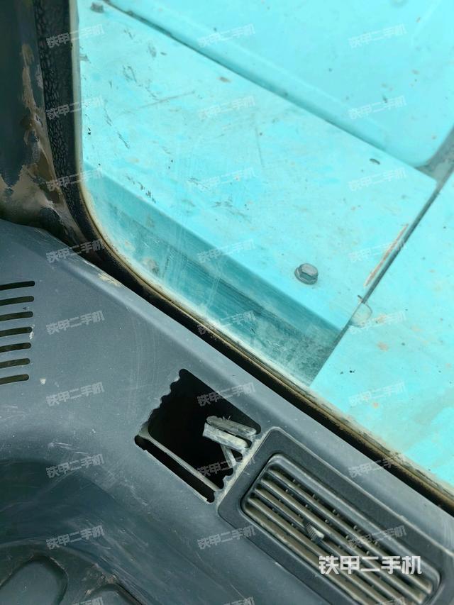 后窗玻璃角標(biāo)（駕駛室部分）