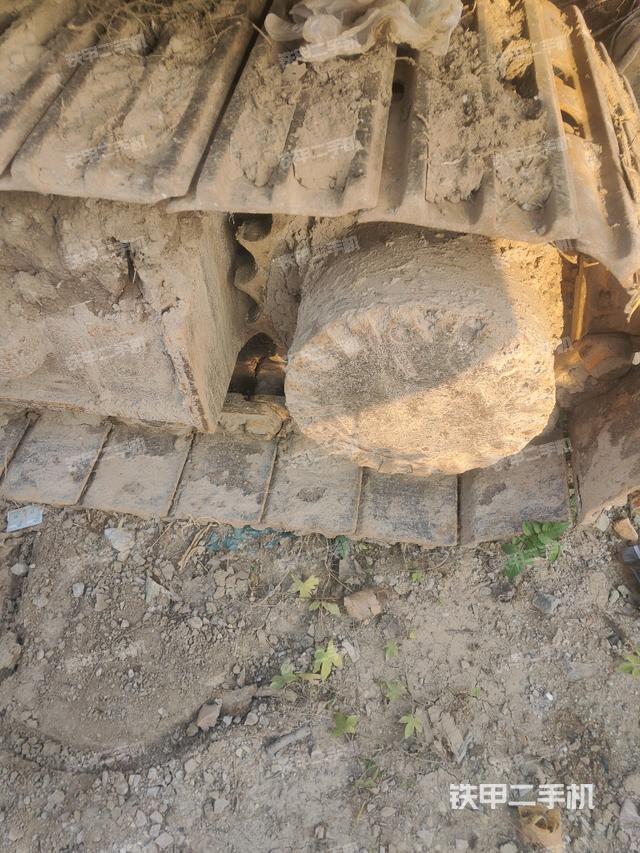 右驅(qū)動輪（行走機構(gòu)）