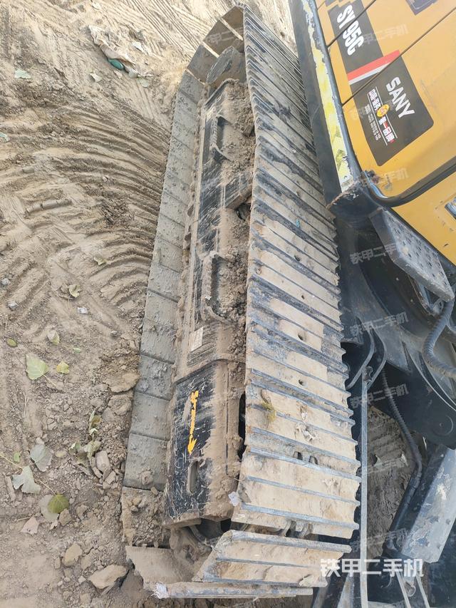 左側(cè)履帶整體?（行走機(jī)構(gòu)）