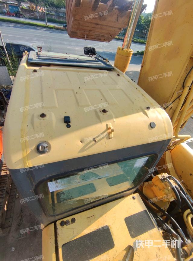 駕駛室正側(cè)（駕駛室部分）