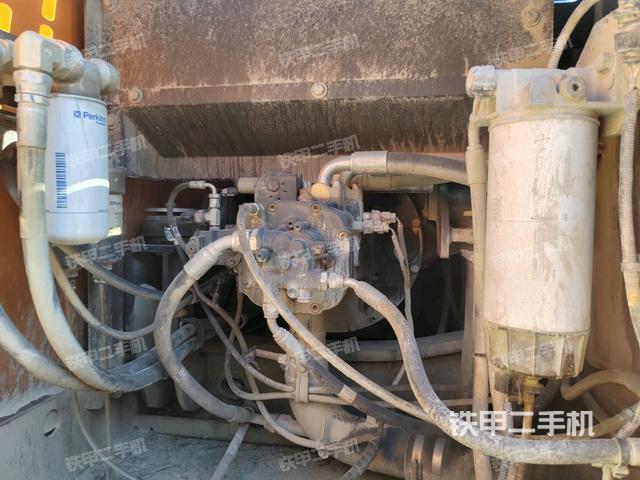 液壓泵斜45?右(大件艙室) 液壓泵斜45?右(大件艙室)