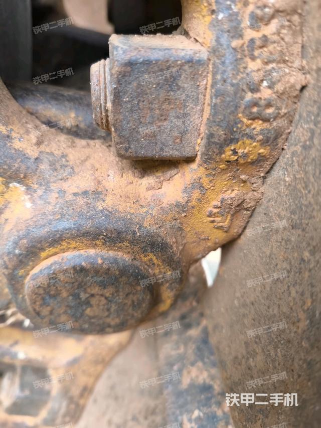 松土器全景（推土機底盤及工作裝置）