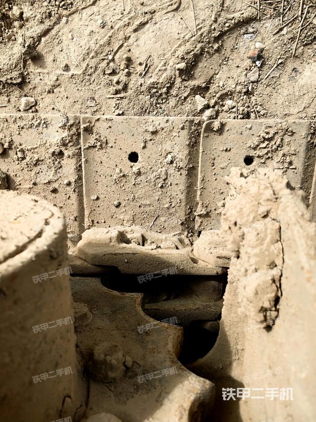 右驅(qū)動(dòng)輪（行走機(jī)構(gòu)）