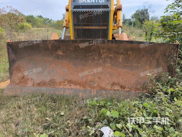 設(shè)備正前全景（推土機整車外觀）