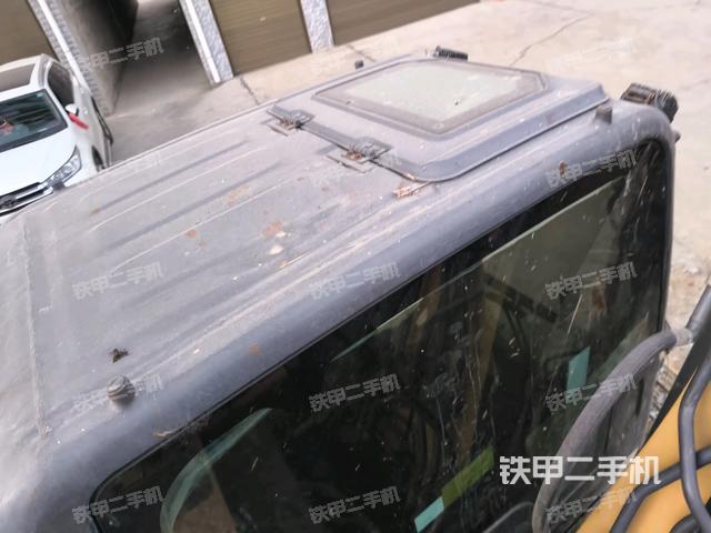 中央回轉接頭特寫（上車部件）