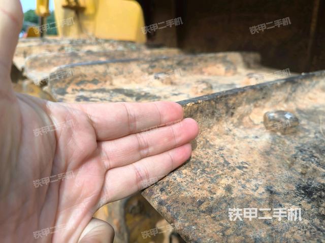 左引導(dǎo)輪（推土機底盤及工作裝置）