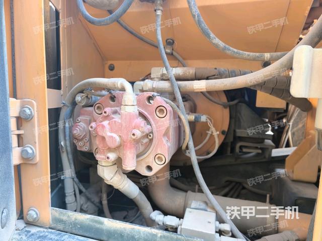 液壓泵斜45?右（大件艙室）