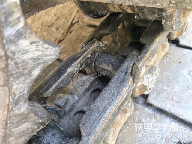 右驅(qū)動(dòng)輪（行走機(jī)構(gòu)）