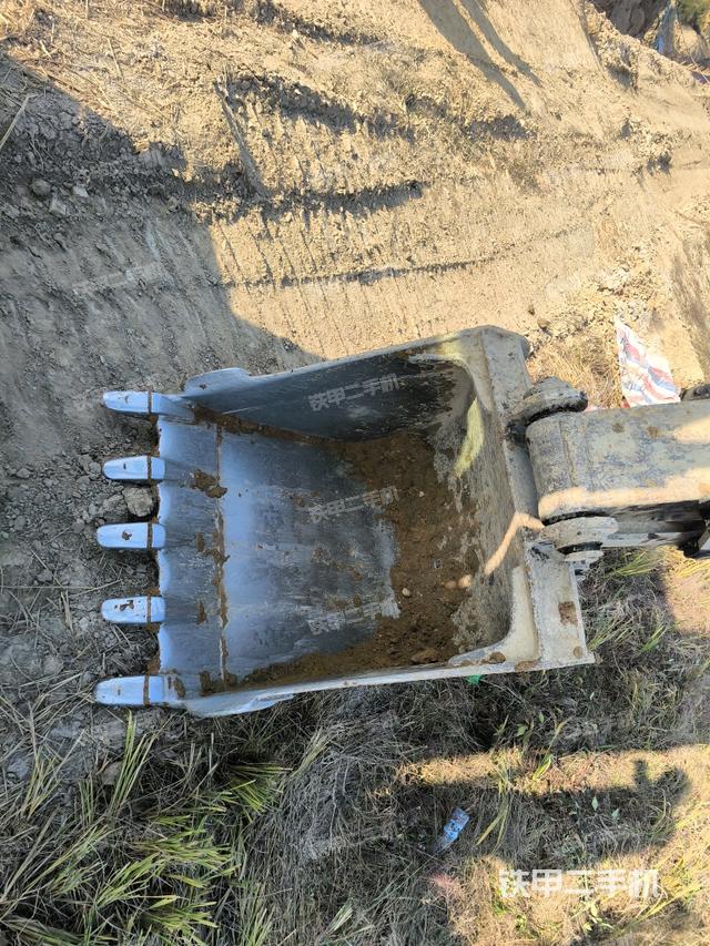 大臂油缸整體?豎拍（工作和回轉(zhuǎn)裝置）