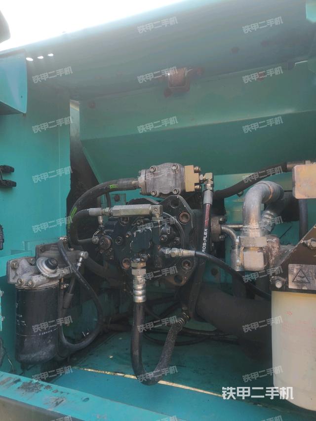 液壓泵斜45?左（大件艙室）