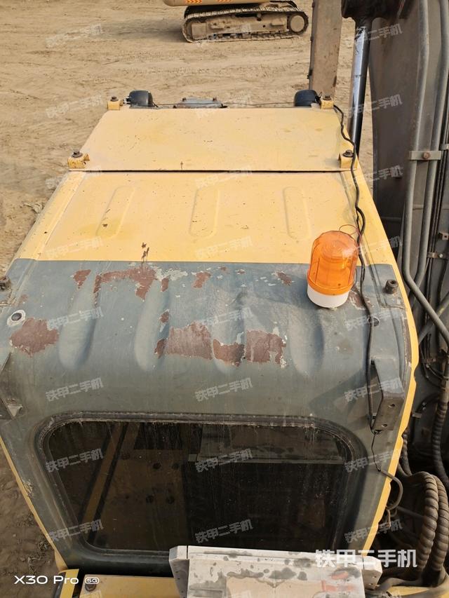 駕駛室頂部（整機(jī)外觀）