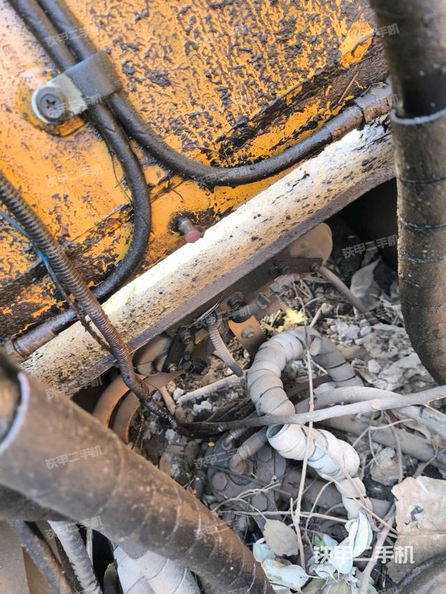 中央回轉(zhuǎn)接頭特寫（上車部件）