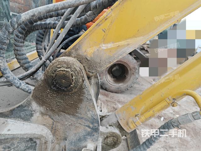 大臂根部?斜（工作和回轉(zhuǎn)裝置）