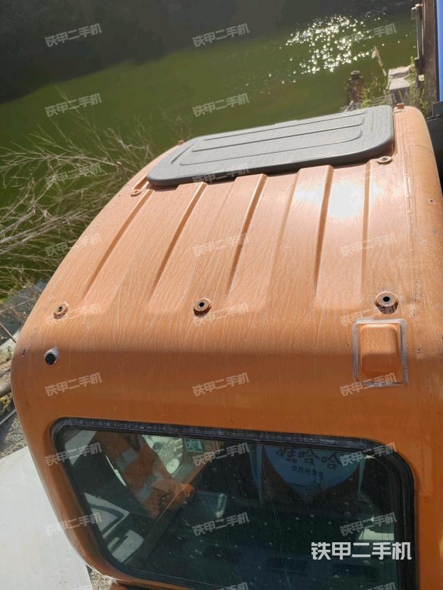 駕駛室頂部俯視(上車部件) 駕駛室頂部俯視(上車部件)