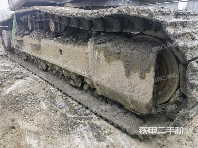 右側(cè)履帶整體(行走機(jī)構(gòu)) 右側(cè)履帶整體(行走機(jī)構(gòu))