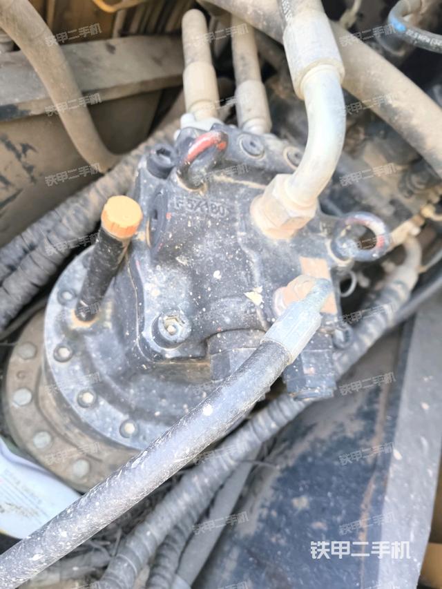 氣門室蓋螺絲特寫(xiě)（上車部件）