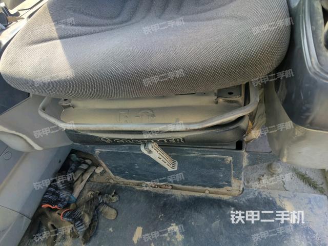 左后方玻璃角標(biāo)（駕駛室部分）